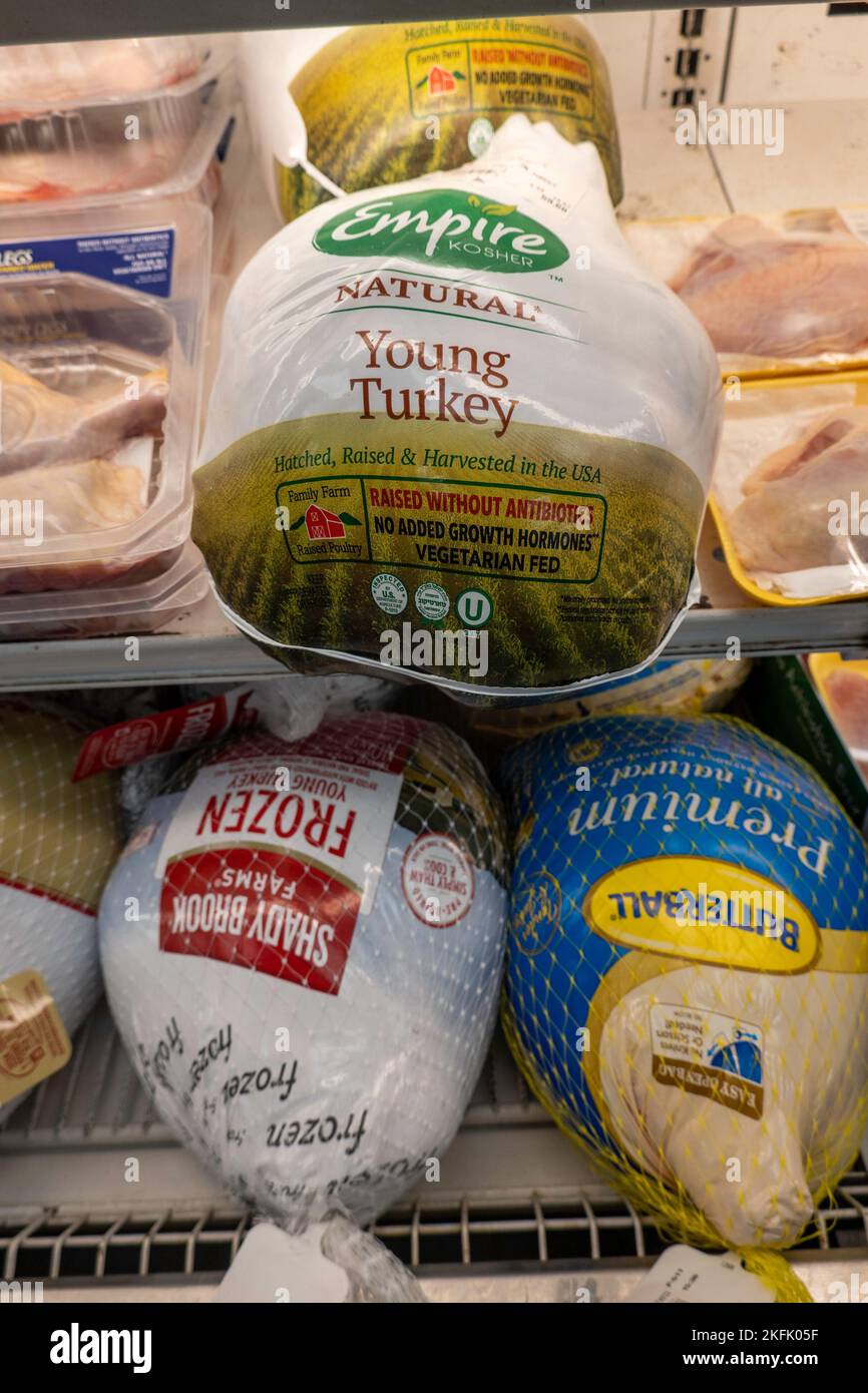 Thanksgiving Turkeys on sale at a D'Agostinos grocery store in New York City, USA  2022 Stock Photo