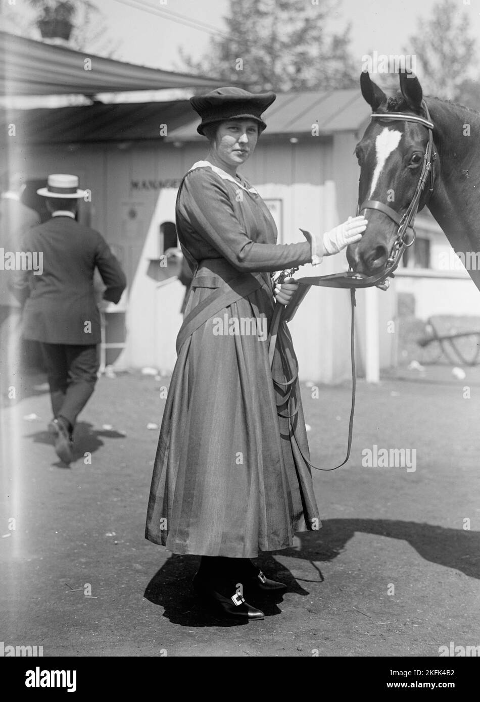 Horse Shows - Miss Constance Vauclain, 1916. Stock Photo