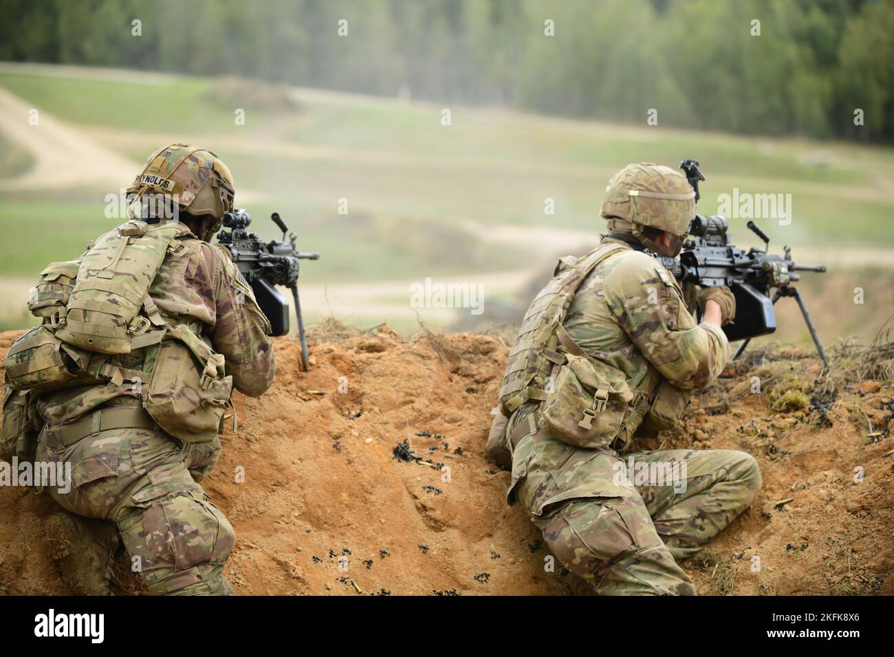 U.S. Army paratroopers assigned to the 1st Battalion, 503rd Infantry ...