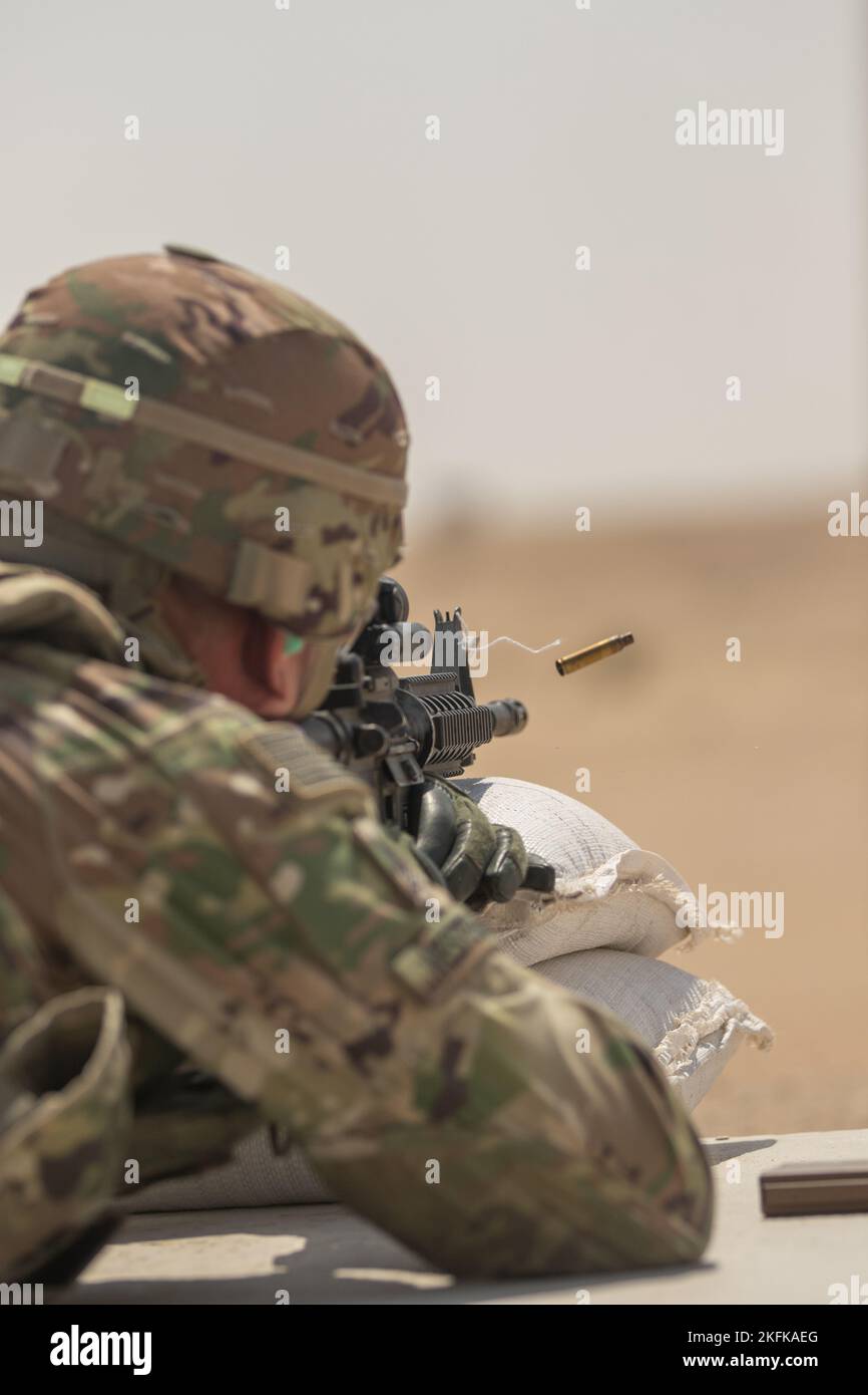 Kuwait Ranges U.S. Army Soldiers from the 35th Infantry Division conduct M17 and M4 ...