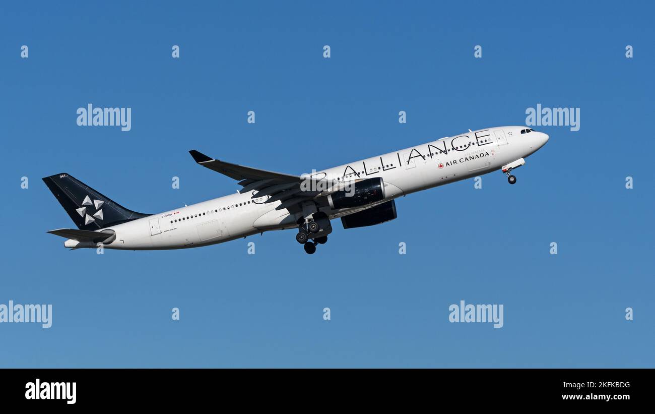 November 18, 2022, Richmond, British Columbia, Canada An Air Canada