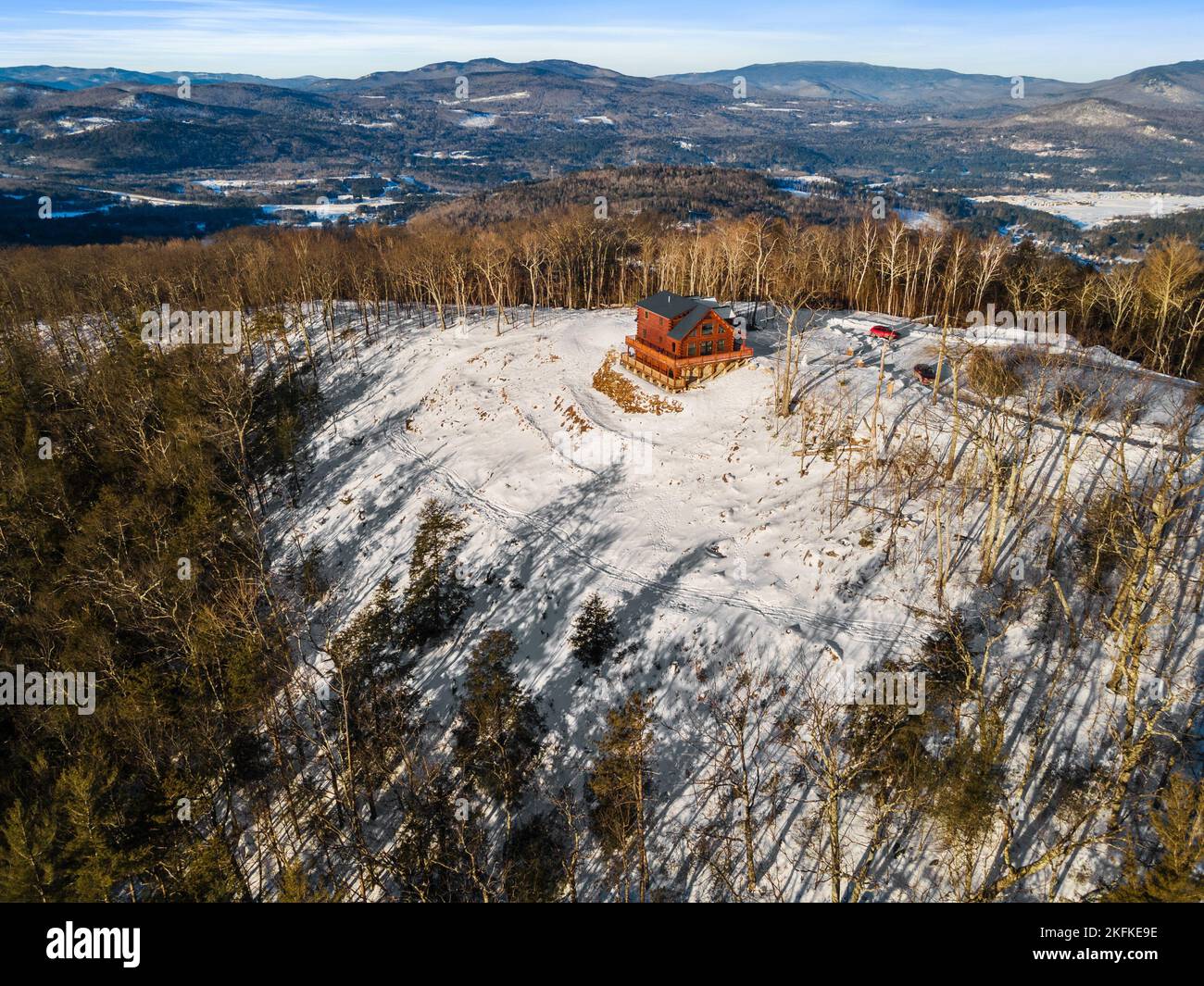 Frost covered log cabin on hi-res stock photography and images - Alamy