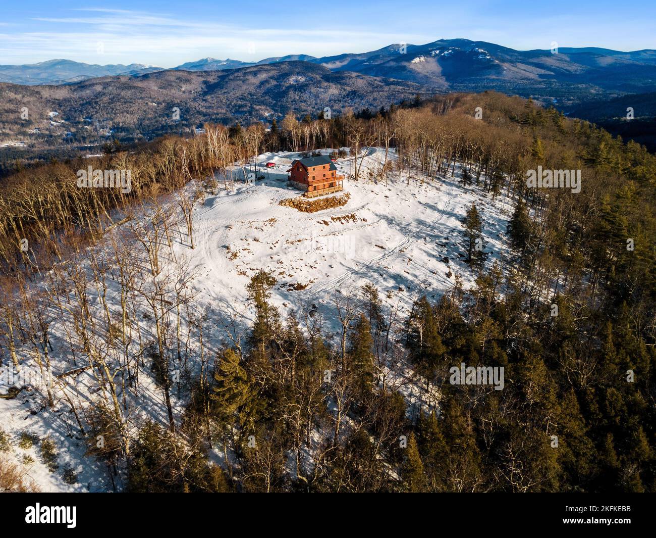 Frost covered log cabin on hi-res stock photography and images - Alamy
