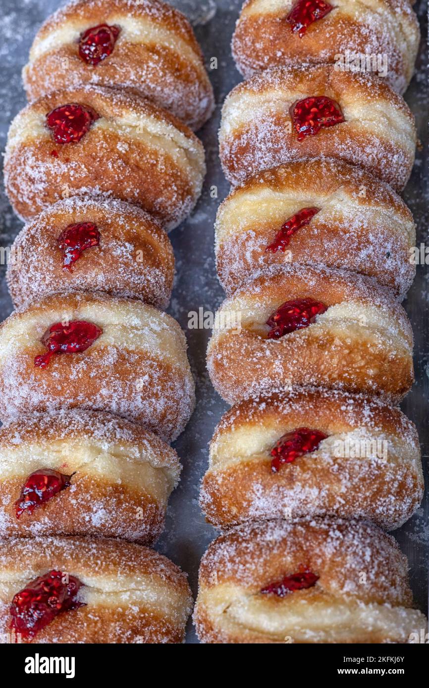 Fresh Jam doughnuts (Donuts) on a bakery stall at a food market Stock ...