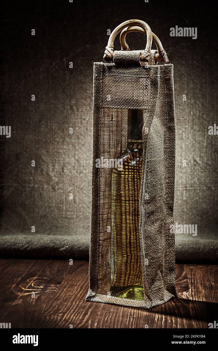 Burlap winery hi-res stock photography and images - Alamy