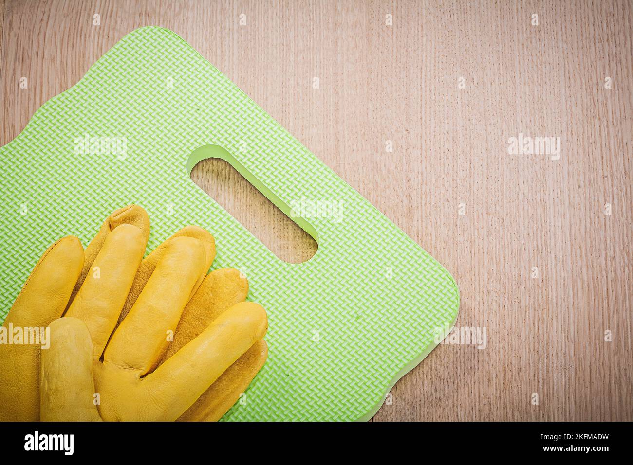 Garden knee mat hires stock photography and images Alamy