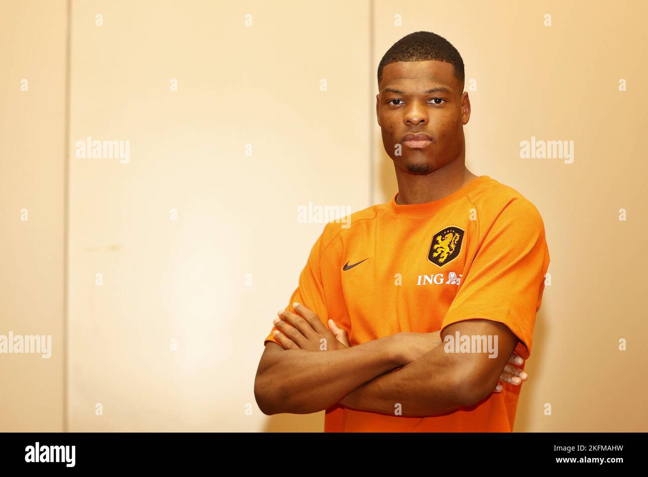 DOHA, 19-11-2022 Oranje in Qatar. Team Netherlands talking with Dutch Media  during World Cup 2022. Denzel Dumfries (Photo by Pro Shots/Sipa USA Stock  Photo - Alamy