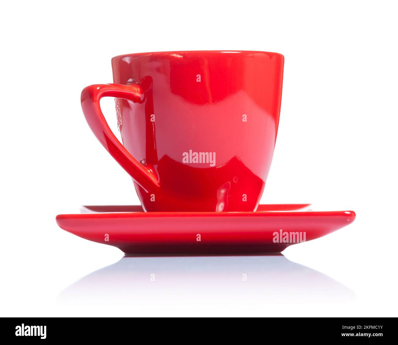 https://c8.alamy.com/comp/2KFMC1Y/red-coffee-cup-on-saucer-isolated-2KFMC1Y.jpg