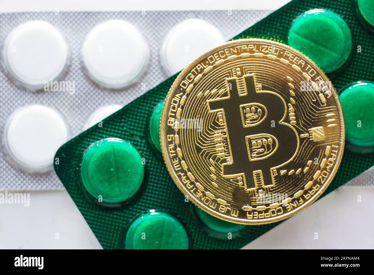 Doctor payment medicine banking hi-res stock photography and images - Alamy