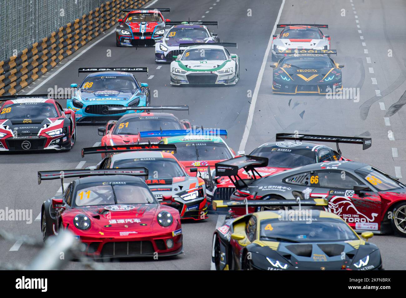 Macao, China. 19th Nov, 2022. Cars crash during the Macao GT Cup race ...