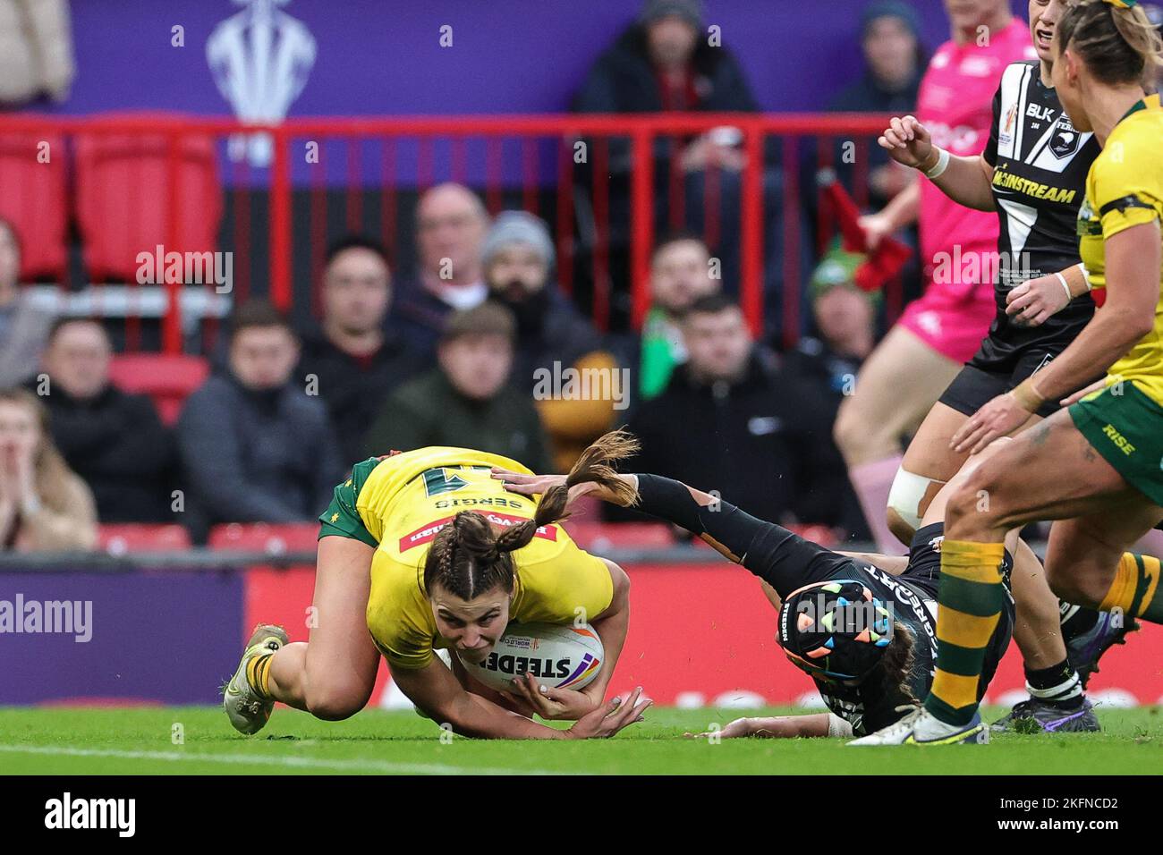 manchester-uk-19th-nov-2022-jessica-sergis-11-of-australia-women