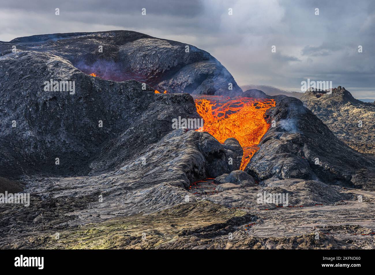 Volcano eruption lightning hires stock photography and images Alamy