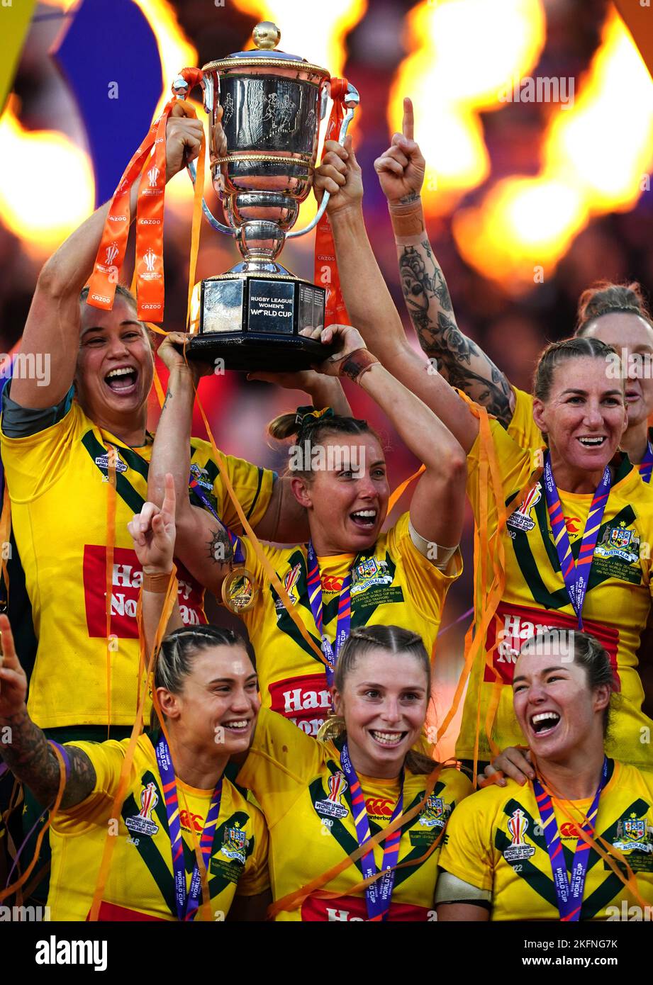 Australia's Samantha Bremner (centre) lifts the trophy following the Women's Rugby League World Cup final at Old Trafford, Manchester. Picture date: Saturday November 19, 2022. Stock Photo