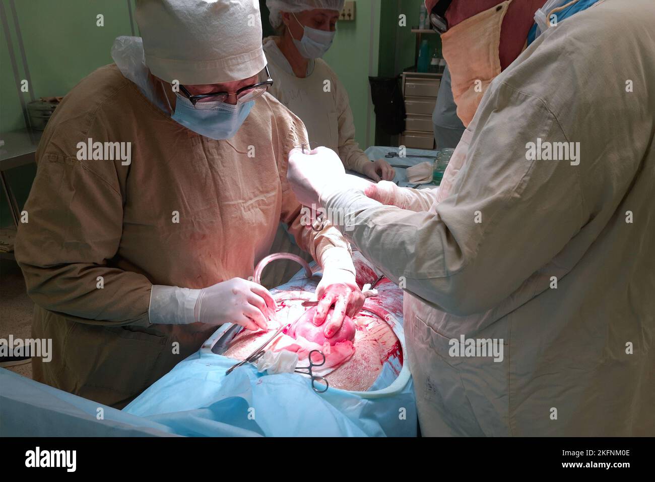 Real surgery hi-res stock photography and images - Alamy