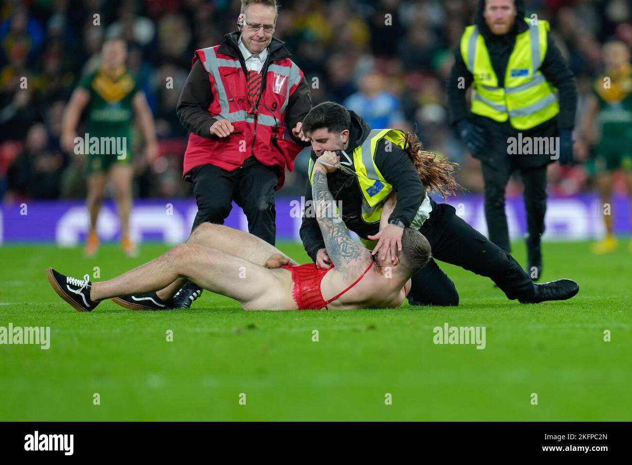 Manchester, UK. 18th Nov, 2022. A streaker during the 2021 Rugby League World Cup Final 2021 match between Australia and Samoa at Old Trafford, Manchester, England on 19 November 2022. Photo by David Horn. Credit: PRiME Media Images/Alamy Live News Stock Photo