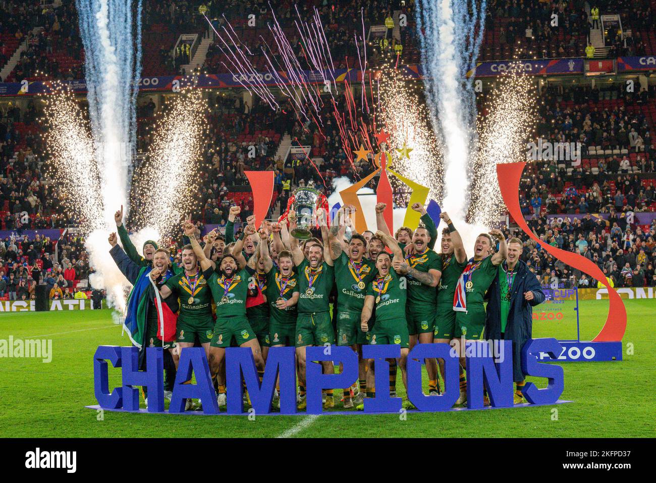 Manchester, UK. 18th Nov, 2022. Australia players lift the trophy after winning the 2021 Rugby League World Cup Final 2021 match between Australia and Samoa at Old Trafford, Manchester, England on 19 November 2022. Photo by David Horn. Credit: PRiME Media Images/Alamy Live News Stock Photo