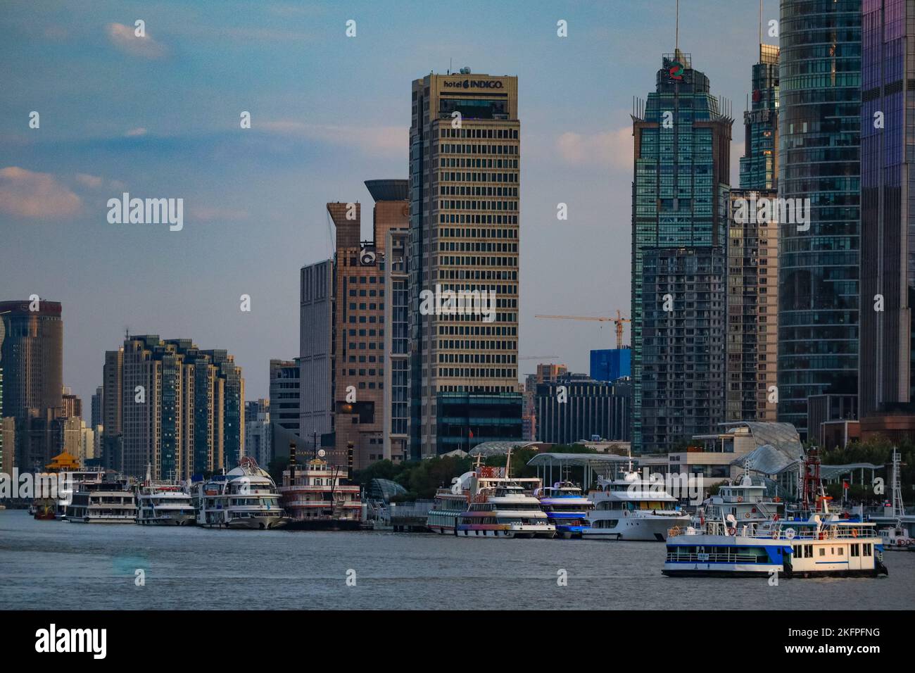 Huangpu river shanghai scenery and scenery hi-res stock photography and ...