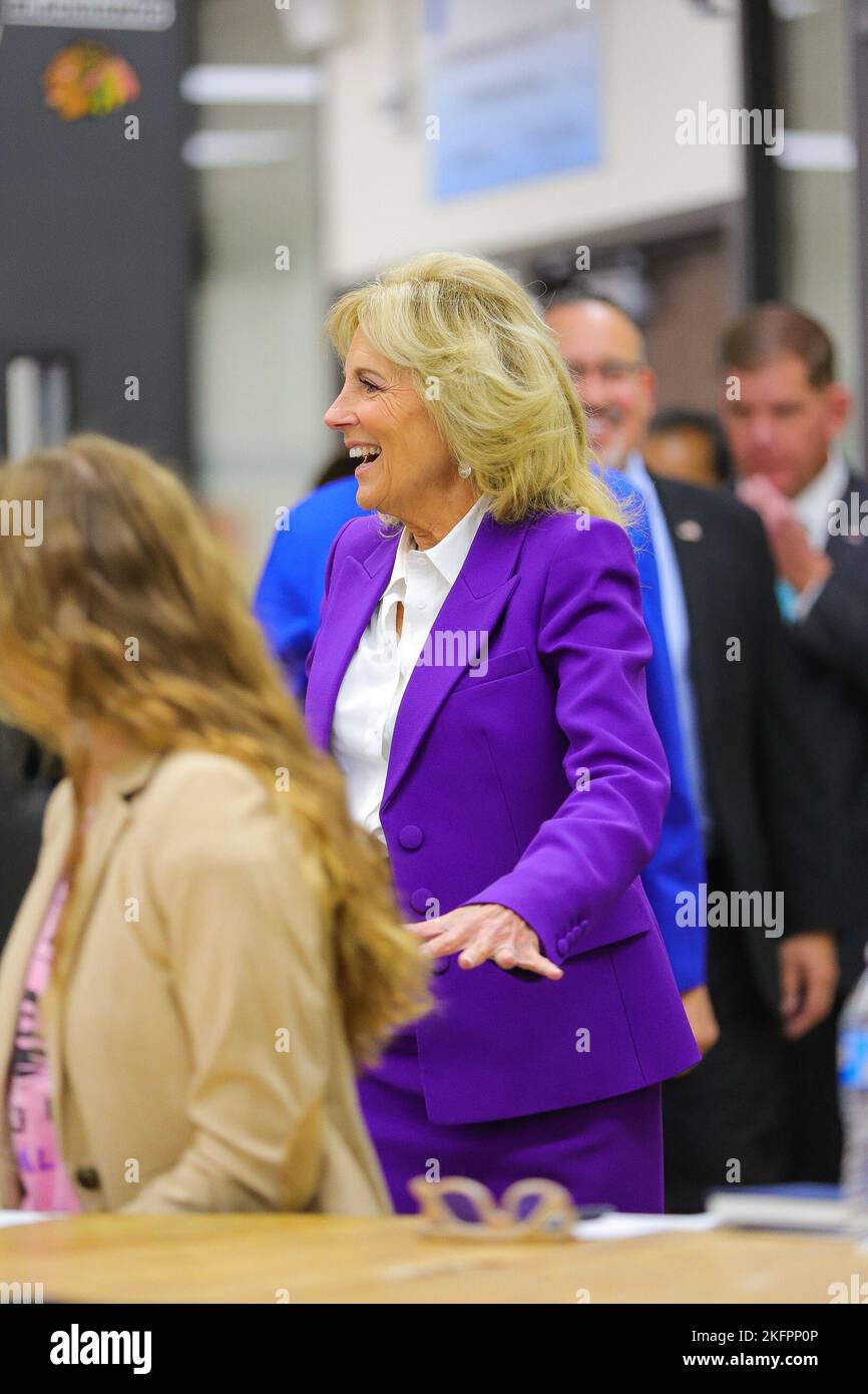 NOVEMBER 14 - CHICAGO, IL: First Lady Dr. Jill Biden visits Rolling Meadows High School for an educational roundtable with students and teachers on November 14, 2022 in Rolling Meadows, Illinois.  (Photo: Cruz Gutierrez/The Photo Access) Stock Photo