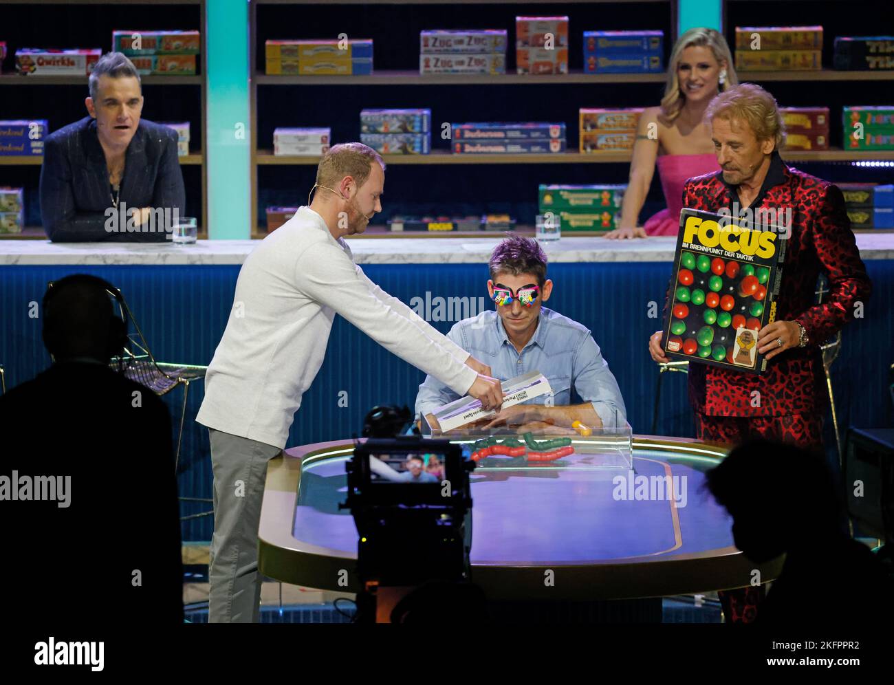 Friedrichshafen, Germany. 19th Nov, 2022. Contestant Holger Siebnich (M