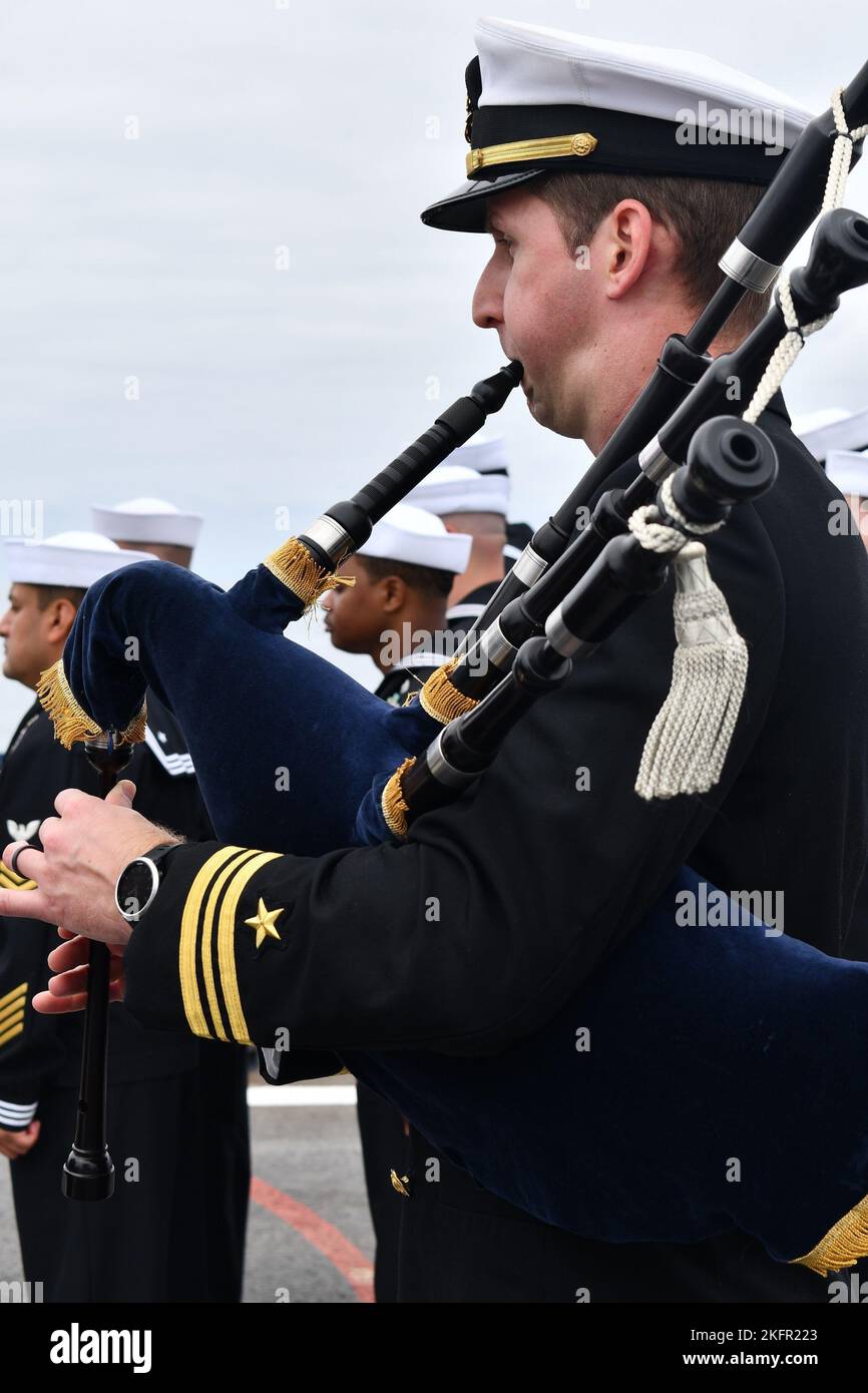 221001NEF5471095 SAN DIEGO OPAREA (Oct. 1, 2022) Lt. Cmdr. Austin