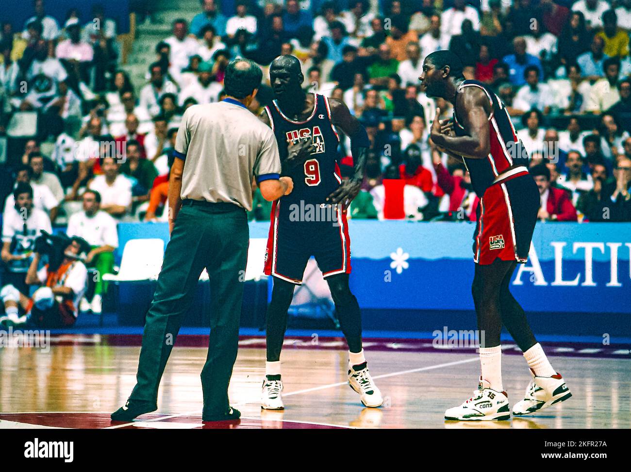  1992 Dream Team - Jordan & Bird & Magic 8 x 10 / 8x10 Photo  Picture Image #2: Photographs