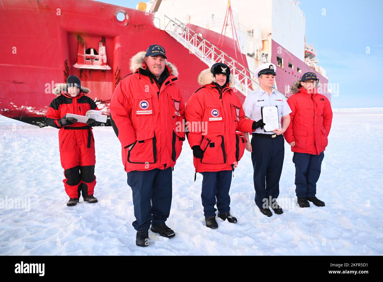 Petty officer second class hi-res stock photography and images - Page 3 -  Alamy, image size:1300x956