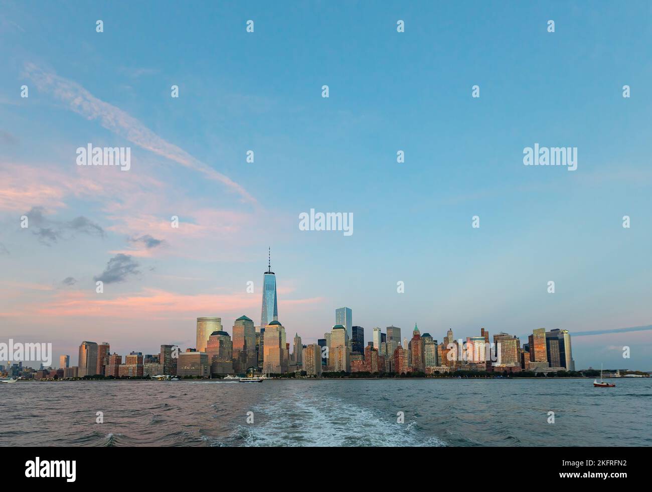 Sunset view new york skyline hi-res stock photography and images - Alamy