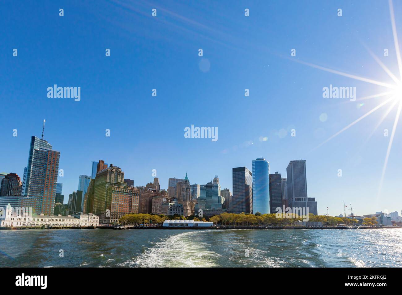 Sunny view of the New York City skyline at New York Stock Photo - Alamy
