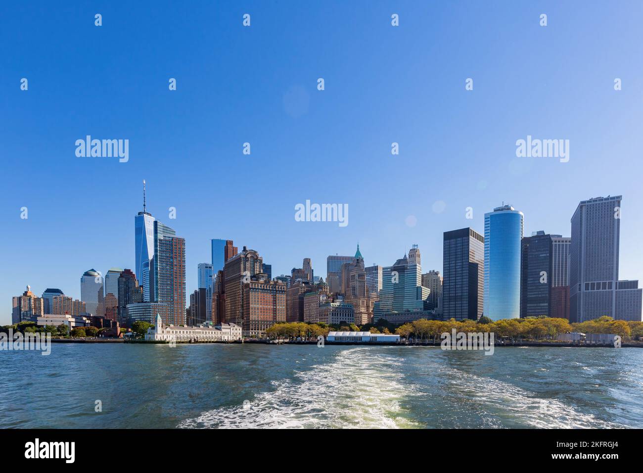 Sunny view of the New York City skyline at New York Stock Photo - Alamy