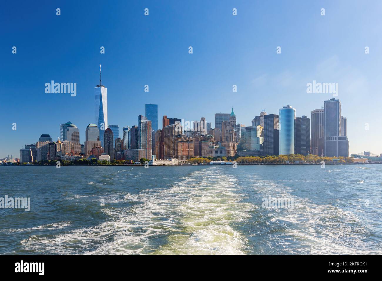 Sunny view of the New York City skyline at New York Stock Photo - Alamy