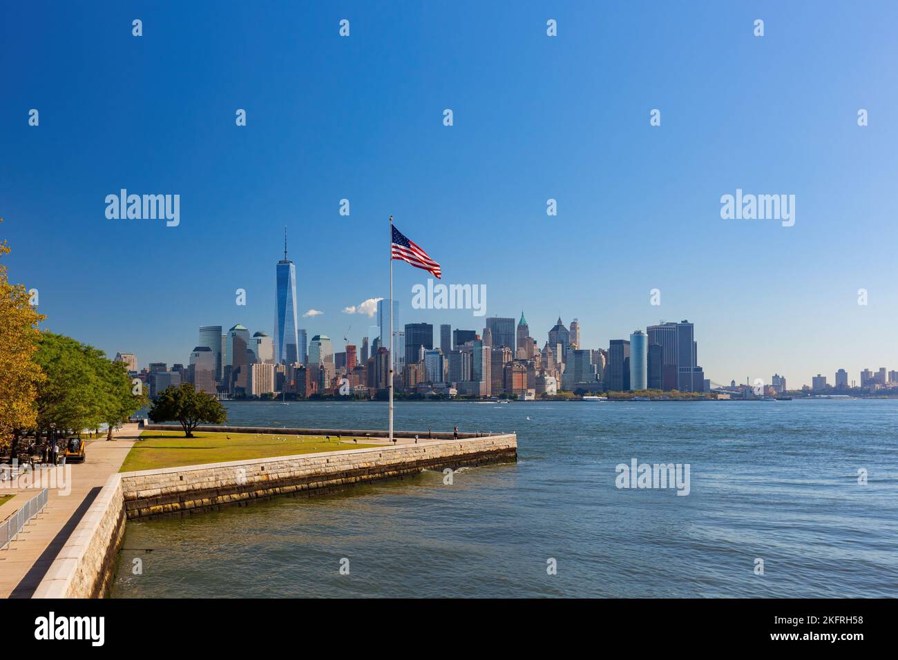Sunny view of the New York City skyline at New York Stock Photo - Alamy