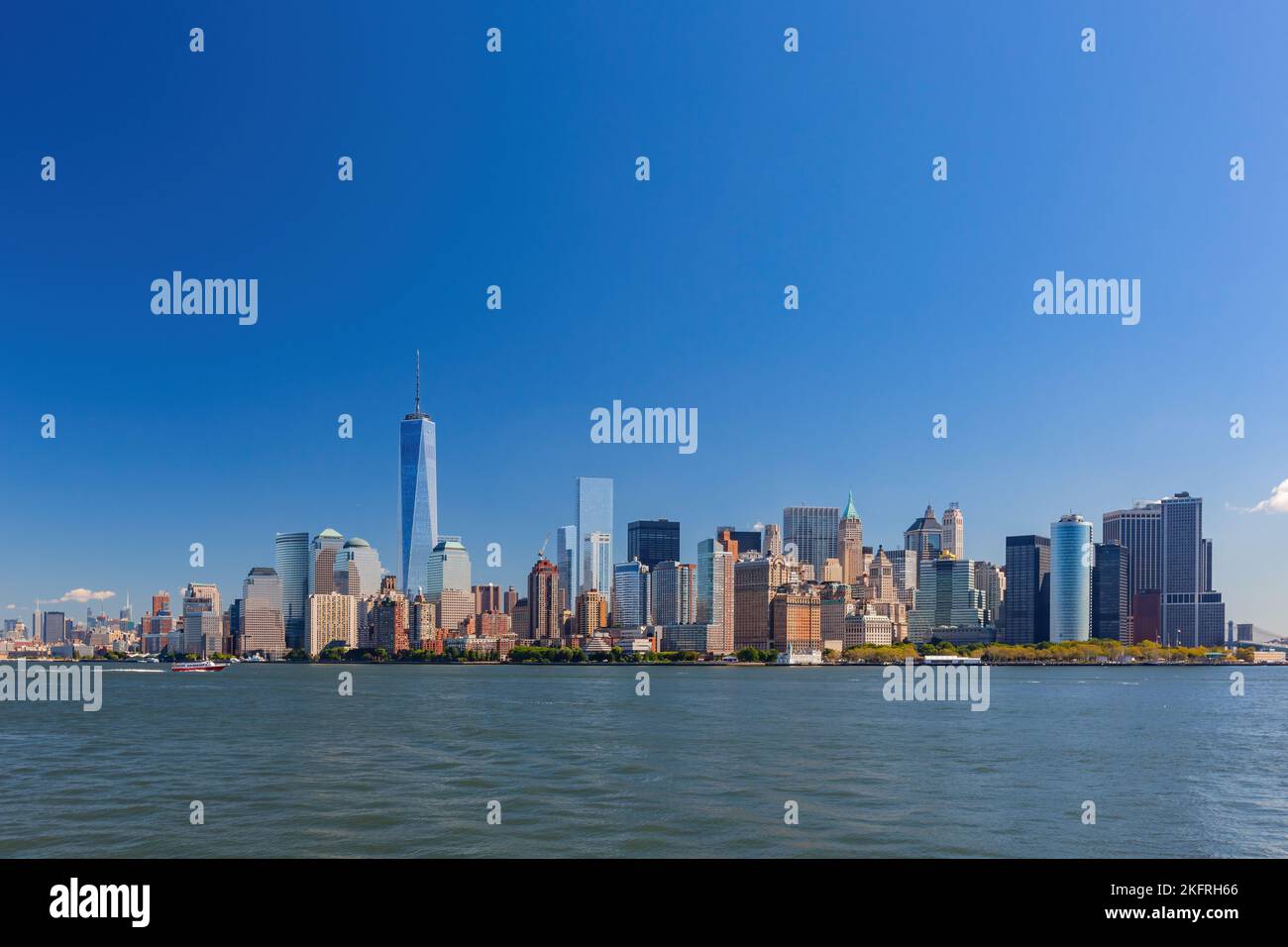 Sunny view of the New York City skyline at New York Stock Photo - Alamy