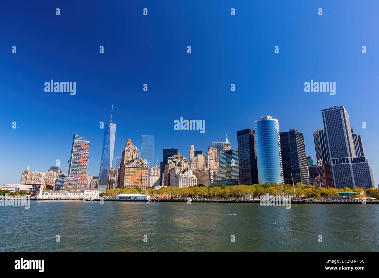 Sunny view of the New York City skyline at New York Stock Photo - Alamy