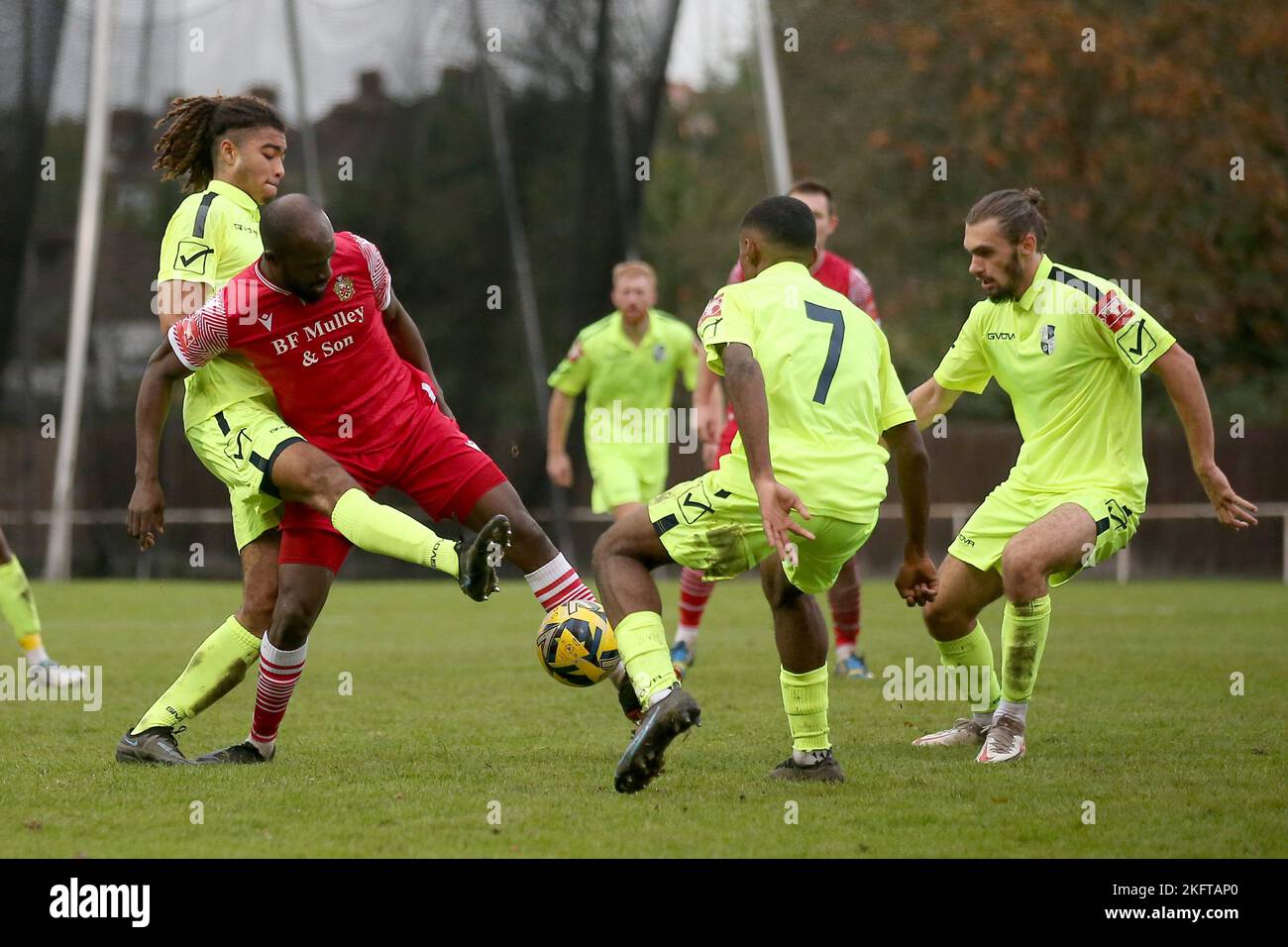 Camron Gbadebo of Wingate & Finchley and Tobi Joseph of Hornchurch during Hornchurch vs Wingate & Finchley, Pitching In Isthmian League Premier Divisi Stock Photo