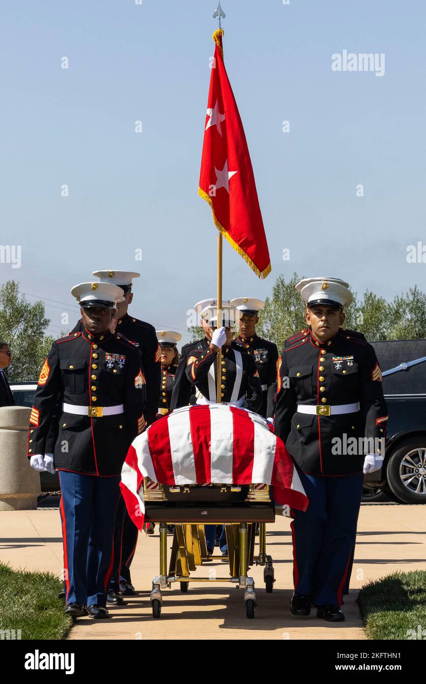 U S Marine Corps Pallbearers From 4th Marine Aircraft Wing Escort The u-s-marine-corps-pallbearers-from-4th-marine-aircraft-wing-escort-the