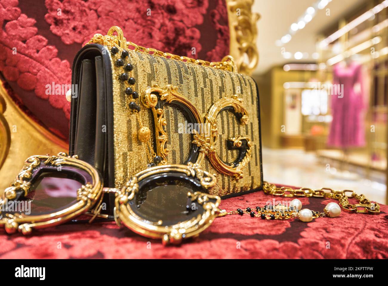 Dolce gabbana handbag hi res stock photography and images Alamy