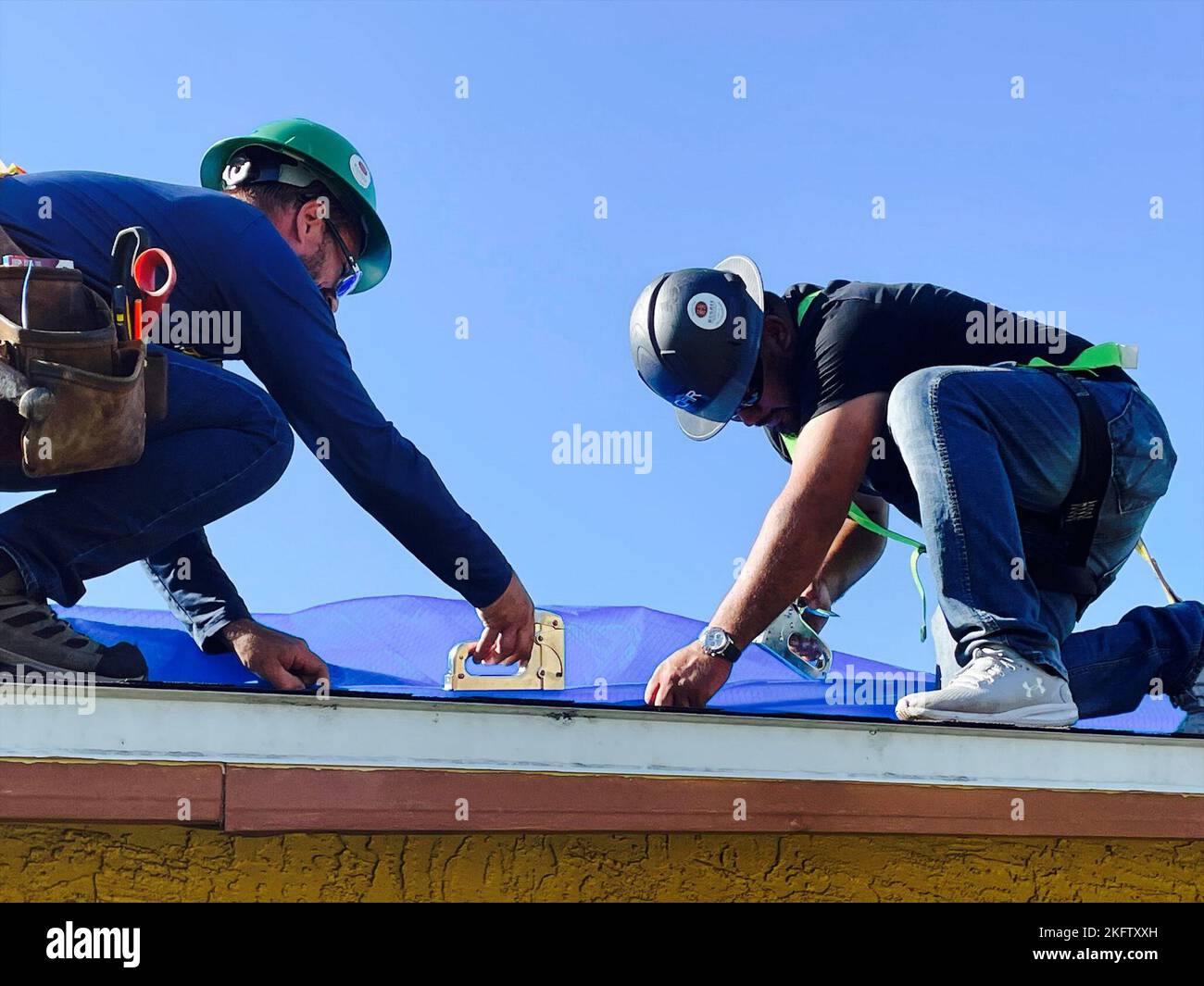 Ft. Myers, FL (Oct. 8, 2022) US Army Corps of Engineers install blue