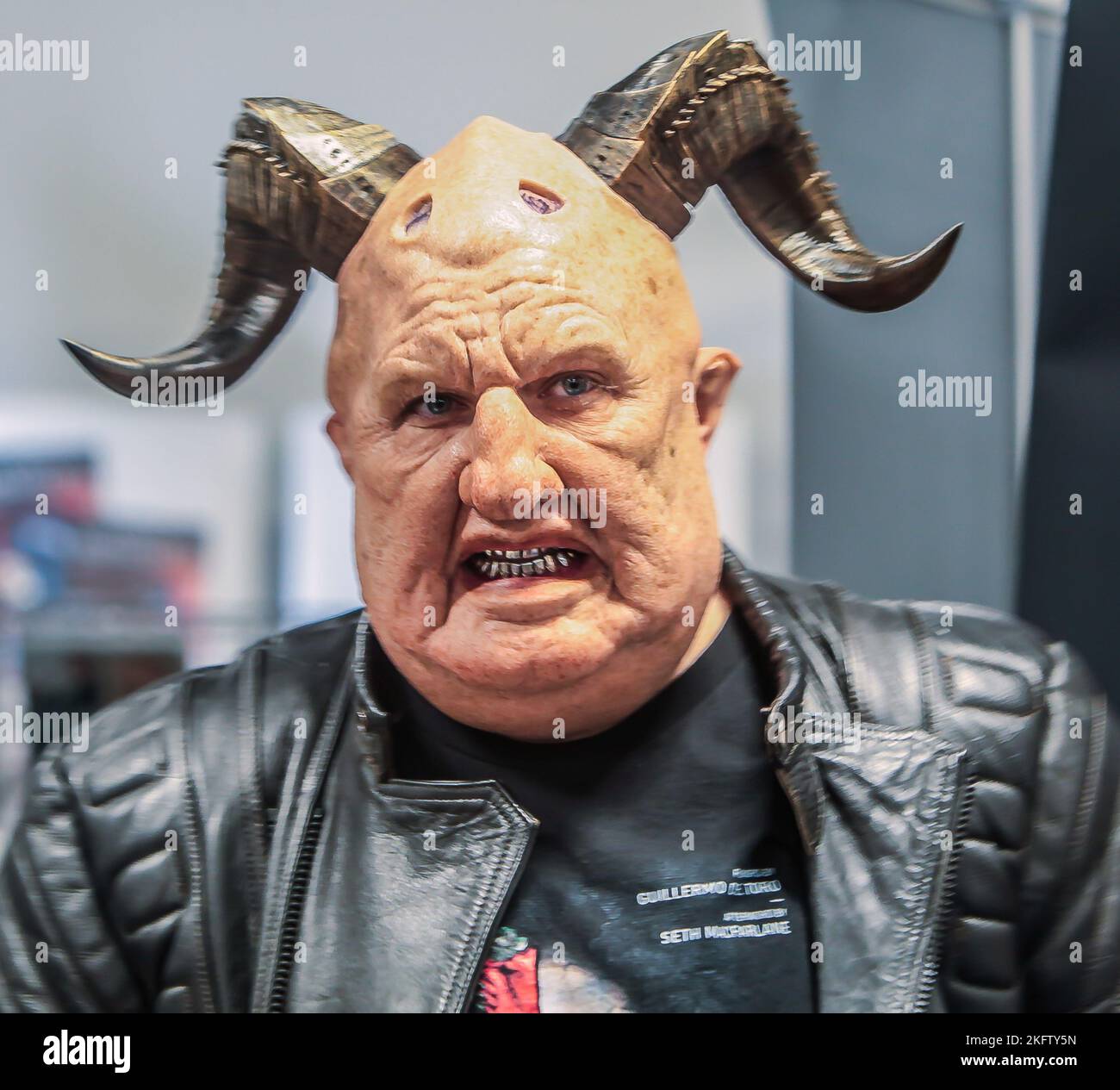 Contvat lenses hires stock photography and images Alamy