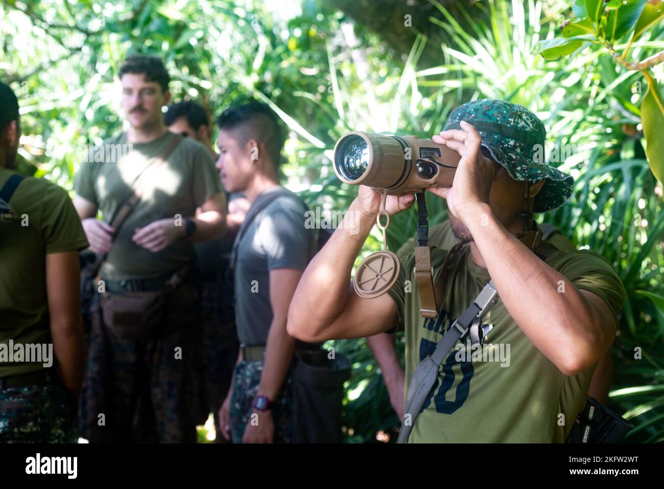 Reconnaissance Ph A Philippine reconnaissance Marine tests a U.S. Marine Corps thermal ...