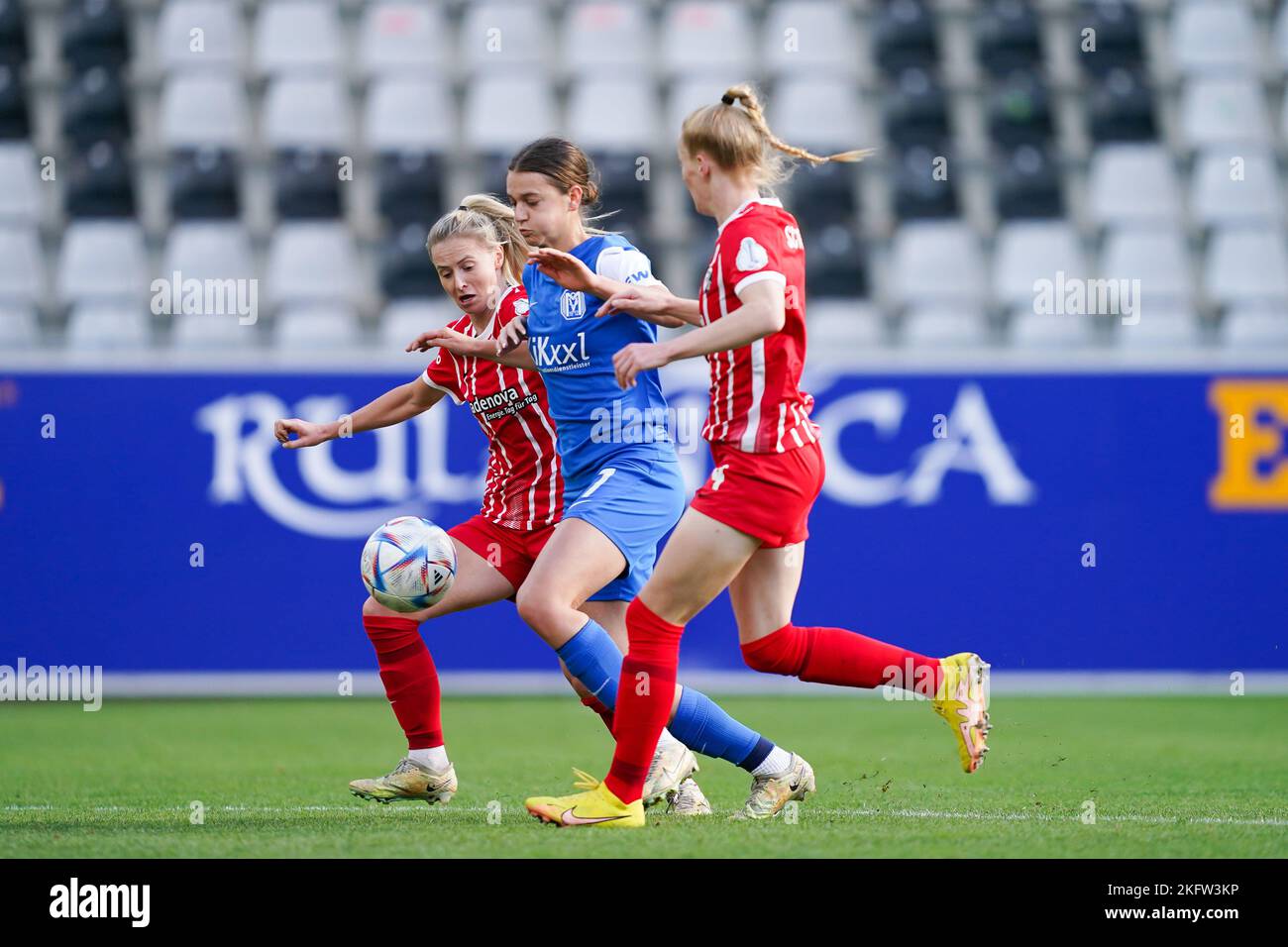 Freiburg, Germany. 20th Nov, 2022. Freiburg, Germany, November 20th 2022:  Judith Steinert (13 Freiburg) and Meret Felde (4 Freiburg) defend against  Anna Margraf (Meppen) during the DFB Cup football match between SC