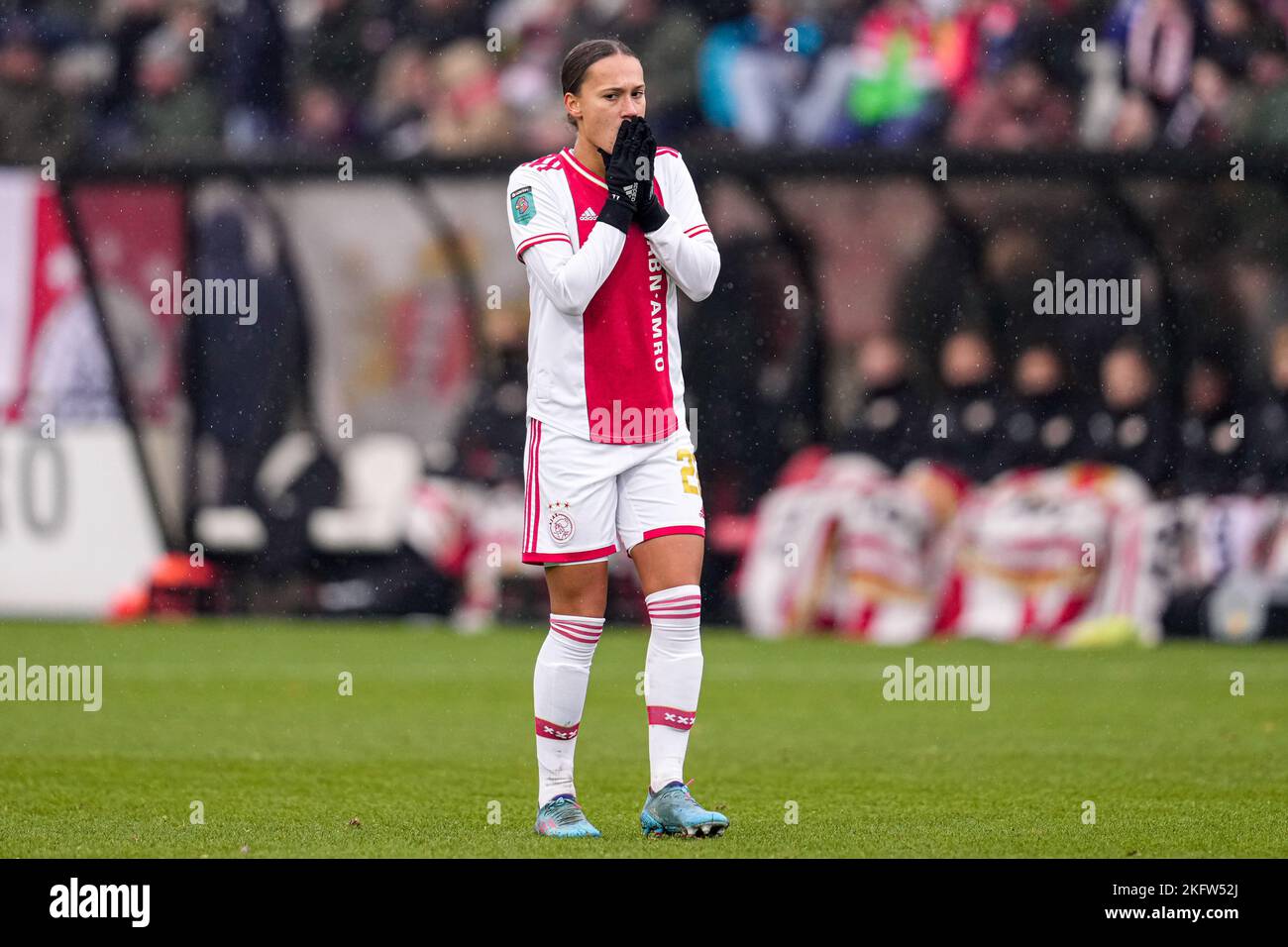 DUIVENDRECHT, NETHERLANDS - NOVEMBER 20: Liza van der Most of Ajax during the Dutch Azerion Womens Eredivisie match between Ajax and PSV Eindhoven at De Toekomst on November 20, 2022 in Duivendrecht, Netherlands (Photo by Patrick Goosen/Orange Pictures) Stock Photo