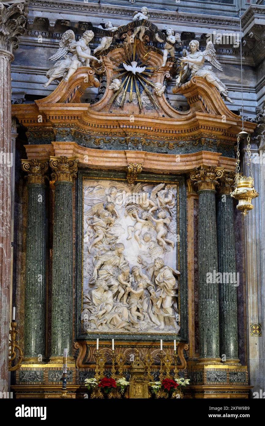 Altar altarpiece hi-res stock photography and images - Alamy