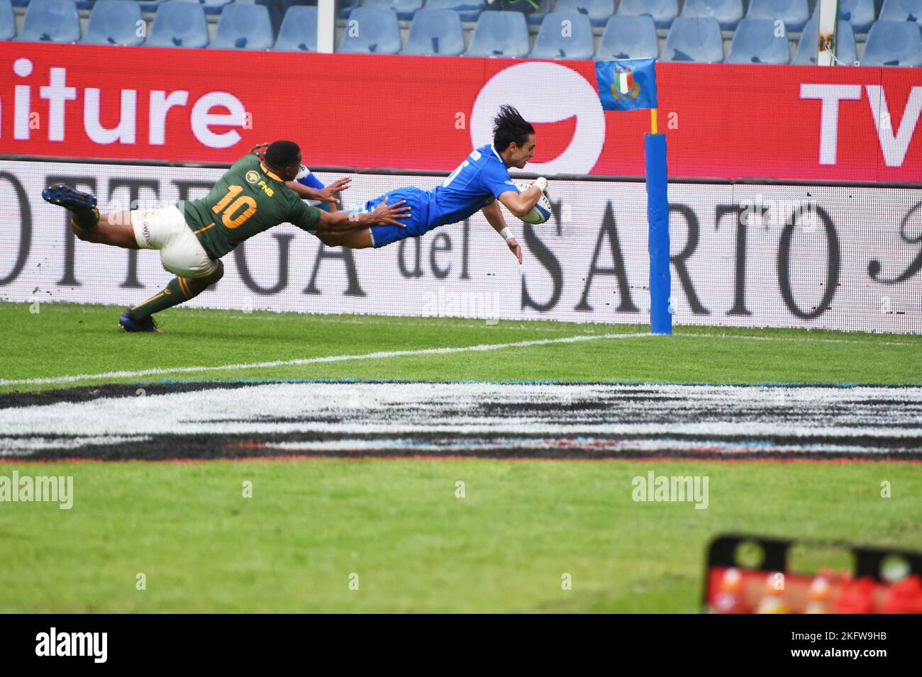 Genova, Liguria, Italy. 19th Nov, 2022. Ange Capuozzo italian full back scored try during the last autumn test match of rugby. The match have been played in Stadium Luigi Ferrari of Genova, South Africa beated Italy with score 63-21 (Credit Image: © Pasquale Gargano/Pacific Press via ZUMA Press Wire) Stock Photo