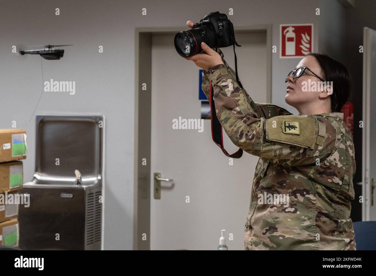 Soldiers from the 720th Explosive Ordnance Disposal, in Baumholder, Germany, train on the controls of an unmanned aircraft system (UAS) at the Joint Multinational Readiness Center, Hohenfels, Germany, Oct. 11, 2022, as a part of training for the KFOR 31 rotation. KFOR 31 is a multinational training event conducted to prepare units for their deployment to the Kosovo Regional Command East. (U.S. Army photos by Staff Sgt. Anna Pongo) Stock Photo