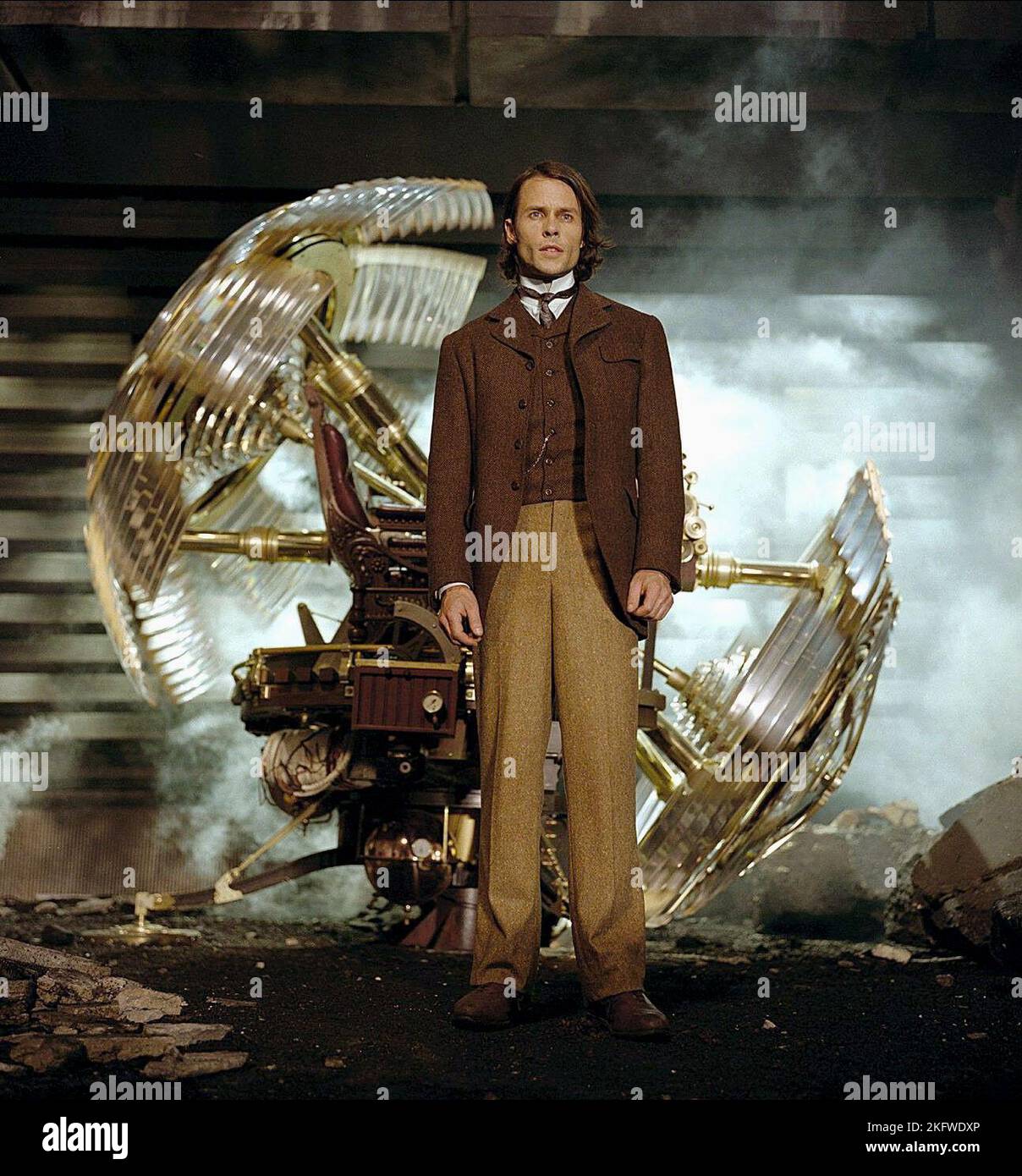 GUY PEARCE, THE TIME MACHINE, 2002 Stock Photo