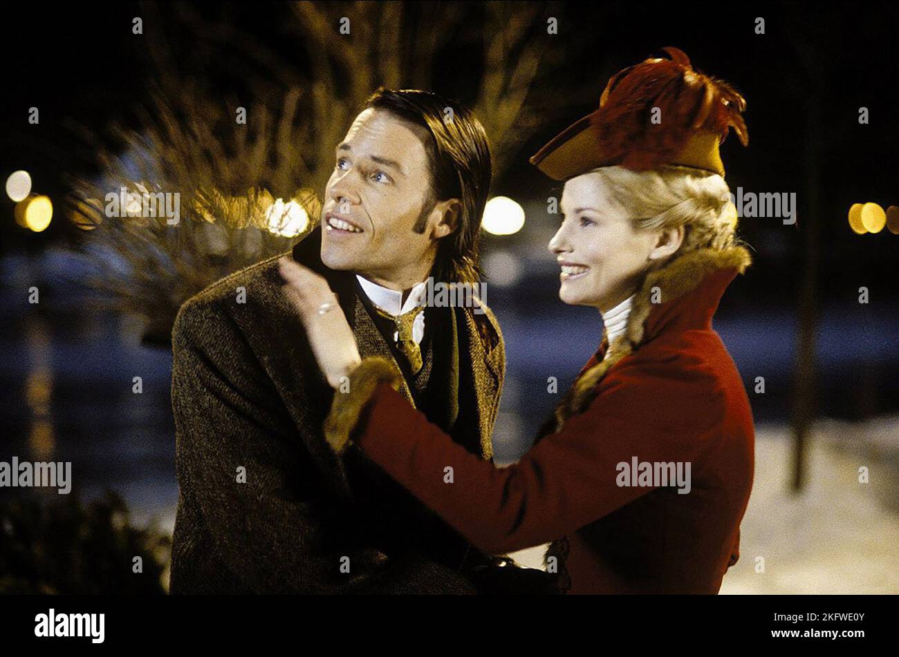 GUY PEARCE, SIENNA GUILLORY, THE TIME MACHINE, 2002 Stock Photo