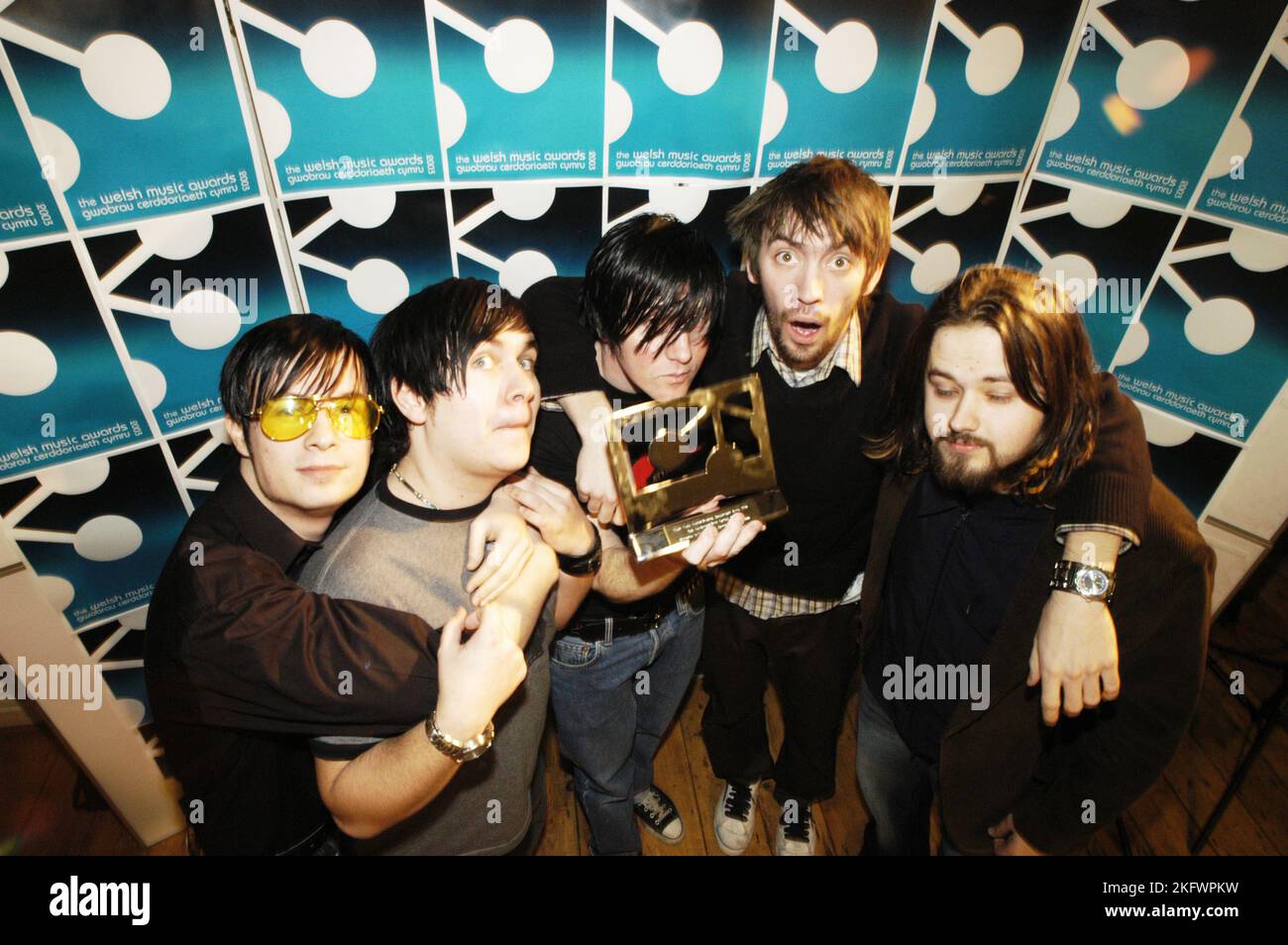 FUNERAL FOR A FRIEND, AWARD CEREMONY, 2004: Funeral For A Friend win an  early career award Welsh Music Awards at the Coal Exchange in Cardiff,  February 20 2004. Photograph: ROB WATKINS. INFO: