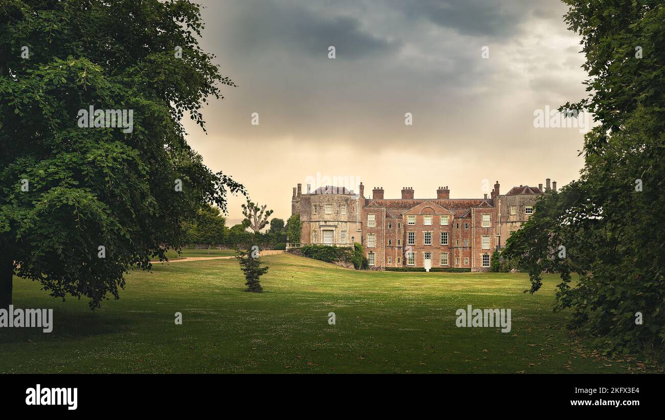 Mottisfont Abbey in Romsey, Hampshire Stock Photo Alamy