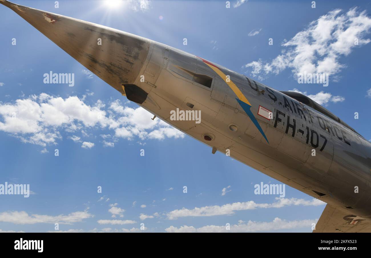 Thud point hi-res stock photography and images - Alamy