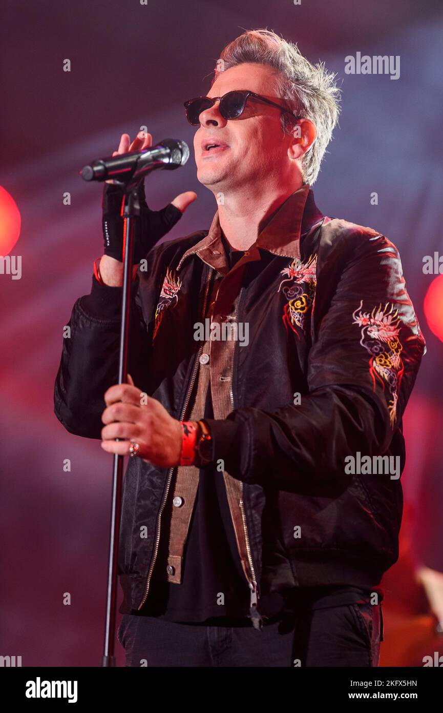 The french singer Benjamin Biolay plays live on the Grand Place of Brussels for the party day of the Wallonia-Brussels Federation | Concert de Benjami Stock Photo